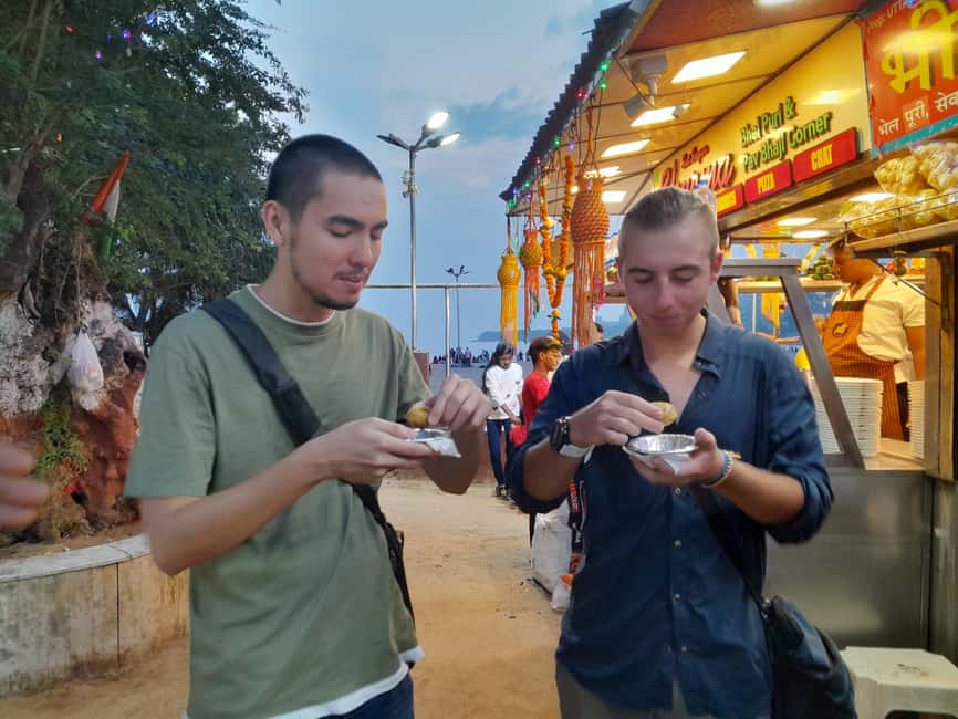 Mumbai Street Food Tour with Evening Bazaar Walk - From Train Windows to Chowpatty Sunset: Why the Start Works