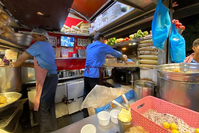 Private 4-Hour Tour of Mumbai’s Tastiest Local Foods - Chor Bazaar and antiques: why the stroll matters for flavor