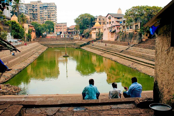 Private Dharavi Slum and Sightseeing Tour - Marine Drive and Sassoon Dock: Classic Views and Working Waterfront