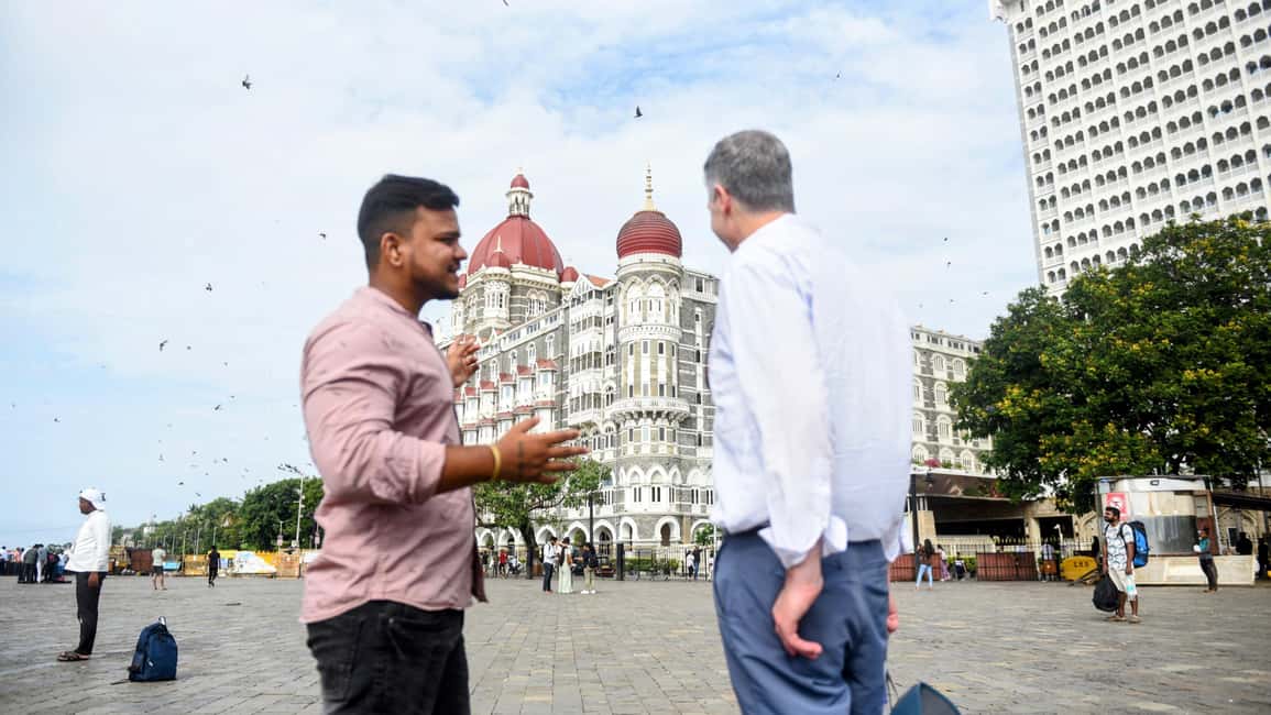 Private Full-Day Mumbai Sightseeing & Dharavi Slum Tour - Gateway of India and Taj Mahal Palace: the photo stops with a story