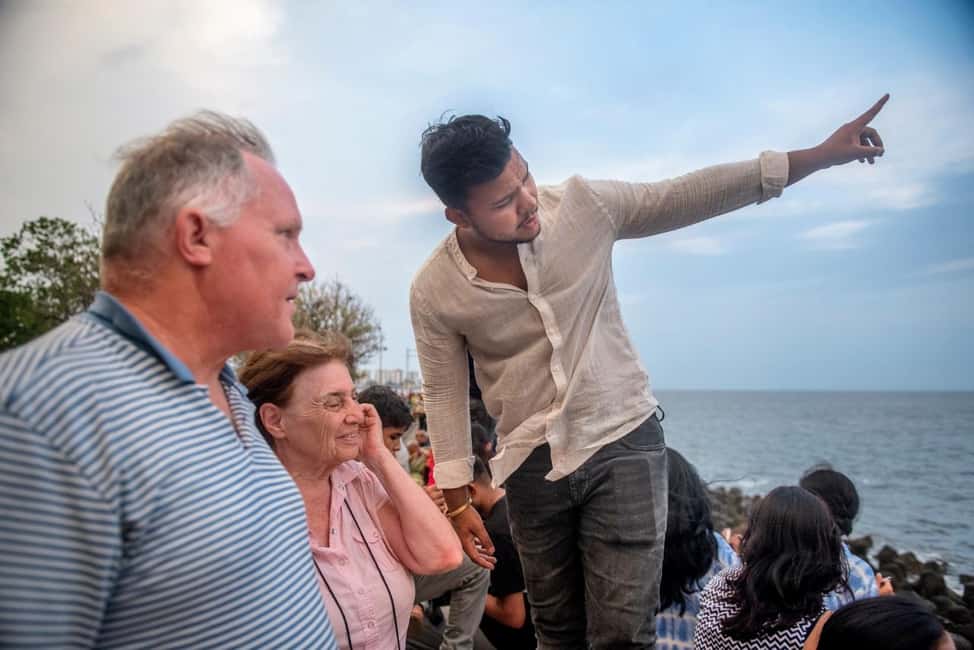 Private Full-Day Mumbai Sightseeing & Dharavi Slum Tour - Finishing with night views at Mumbai View Point