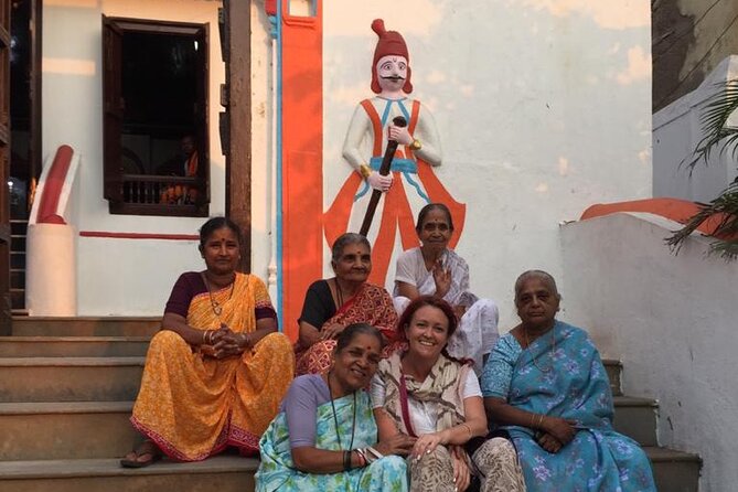 Private Guided Spiritual Walk in Banganga Hindu Temples - Walkeshwar Temple Complex: stone shrines, meanings, and local etiquette