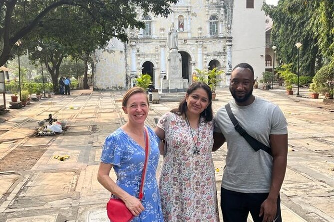 Private Guided Walking Tour in Bandra Queen of Suburbs - Stop 2: Bandstand Promenade and the wealth-story behind the villas