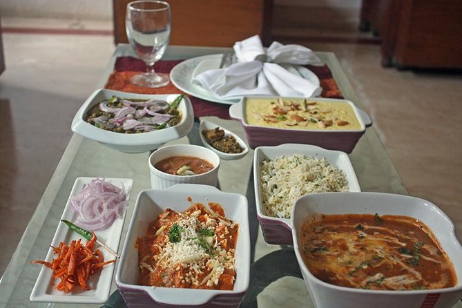 Private Market Tour and Vegetarian Cooking Class in Mumbai - Timing and what 3 hours really means
