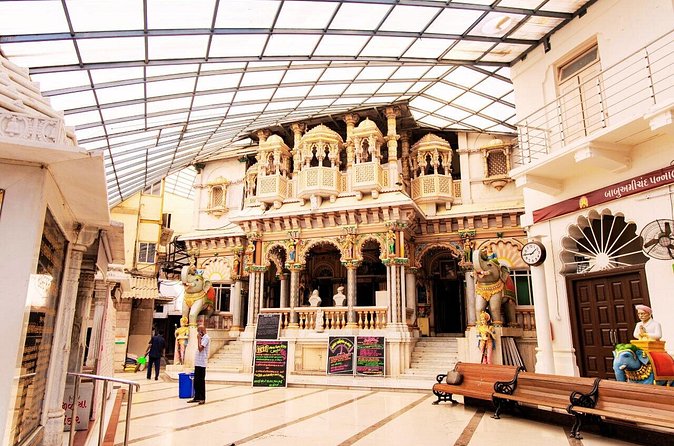 Private Mumbai Sightseeing Tour - Crawford Market and Colaba Causeway Area: Market Energy Without a Food-Only Day