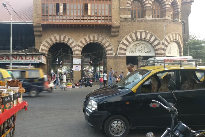 Private Mumbai Sightseeing Tours - Half Day Mumbai Tour - Quick landmark hits: Oval Maidan, High Court, and Rajabai Clock Tower
