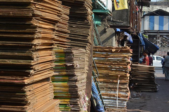 Private Slumdog Millionaire Tour in Dharavi with Slum Visit - Walking logistics in Mumbai: why “comfortable shoes” is not a throwaway line