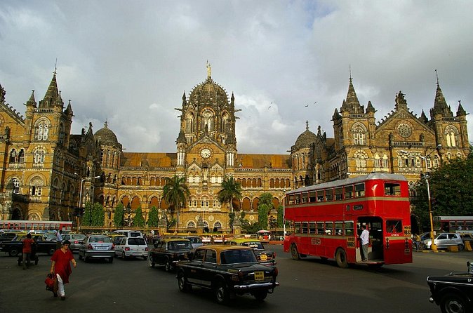 Sightseeing tour with Elephanta cave tour - Price and logistics: what you are paying for