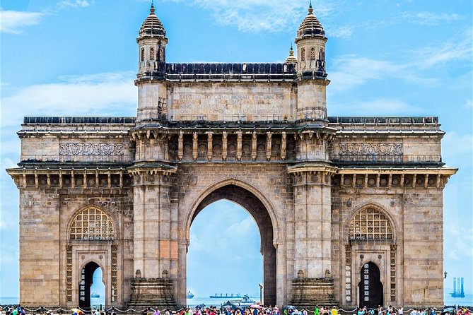 South Mumbai City with Dharavi Slum Tour in Private Vehicle - Dhobi Ghat: The Open-Air Laundry Stop You’ll Remember
