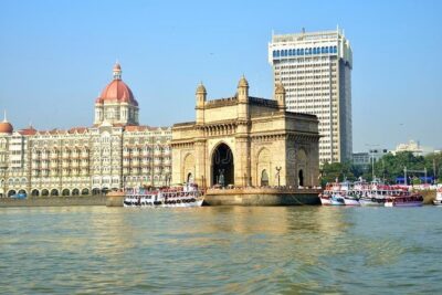 Spiritual & City Highlights: Private Mumbai Temple Tour by AC Car - Victorian-era Mumbai: Queen Victoria Terminus, the Municipal Building, and Crawford Market