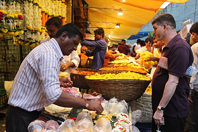 The Colourful Early Morning Tour - Why a 5:30 AM start changes Mumbai