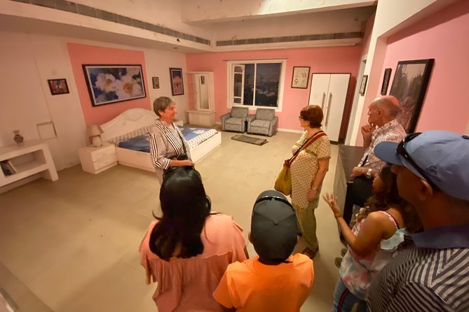 The Famous Bollywood Tour of Mumbai - Working sets and possible star moments: what to expect