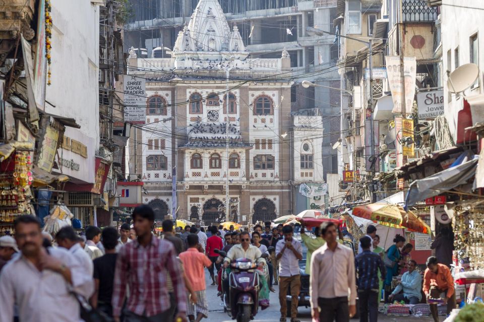 Vibrant Markets of Mumbai (2 Hours Guided Walking Tour) - Masala chai in a clay pot: the break with city views